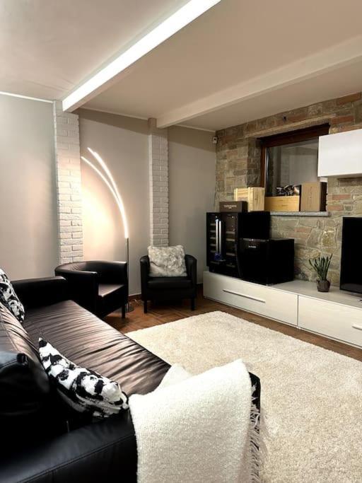 Appartamento Ebhouse Capiago Intimiano Εξωτερικό φωτογραφία